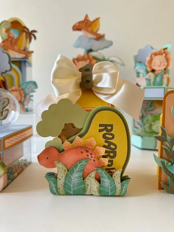 Kit Excellence Dino Baby Personalizado 28 Peças | Papelaria Artesanal Premium, foto 2 de 5